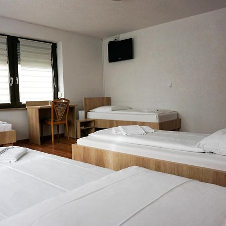 Hotel Kreuz Schwäbisch Gmünd Екстериор снимка