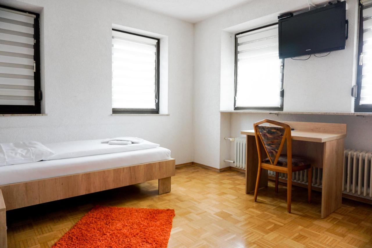 Hotel Kreuz Schwäbisch Gmünd Екстериор снимка
