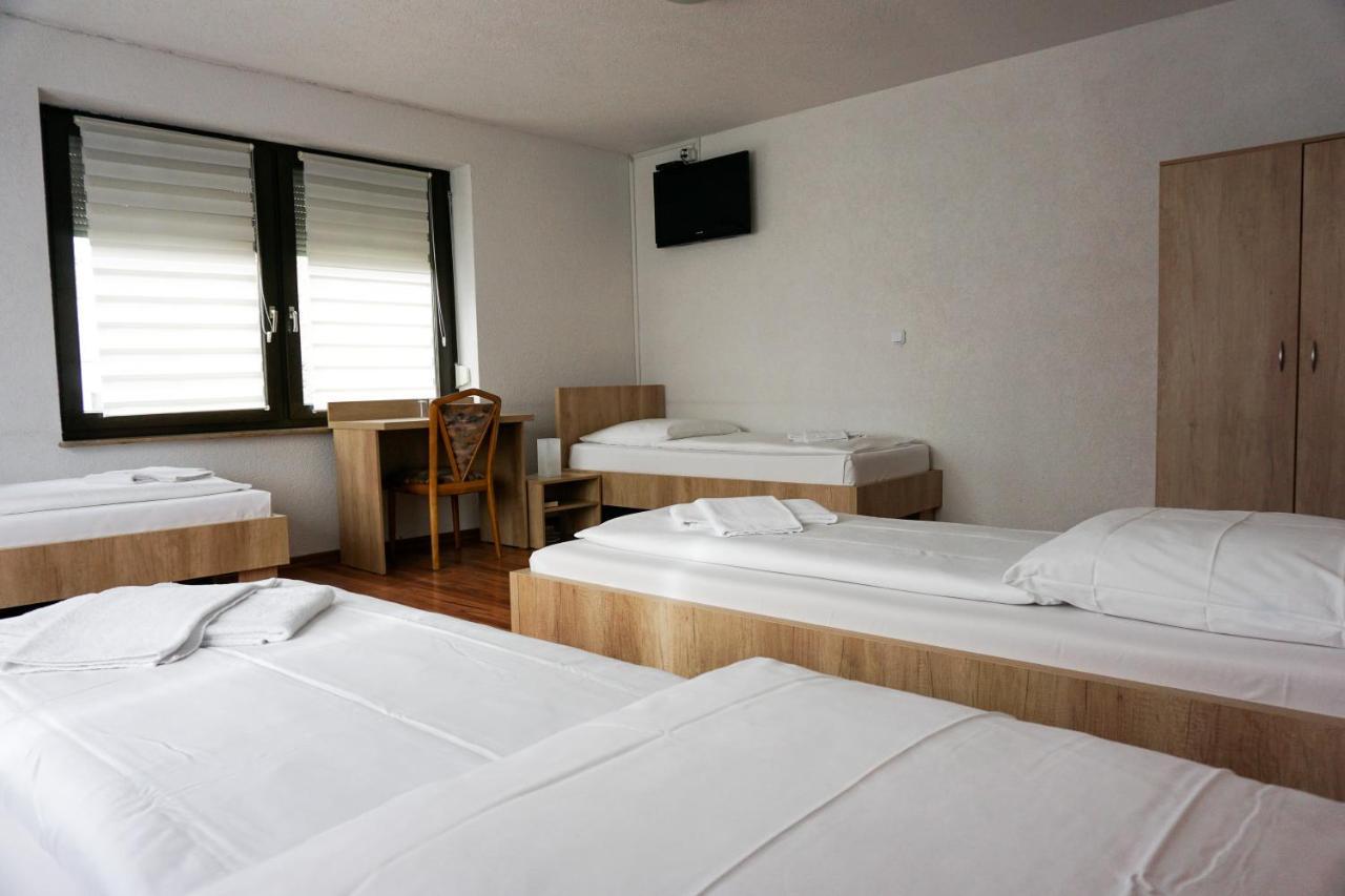 Hotel Kreuz Schwäbisch Gmünd Екстериор снимка