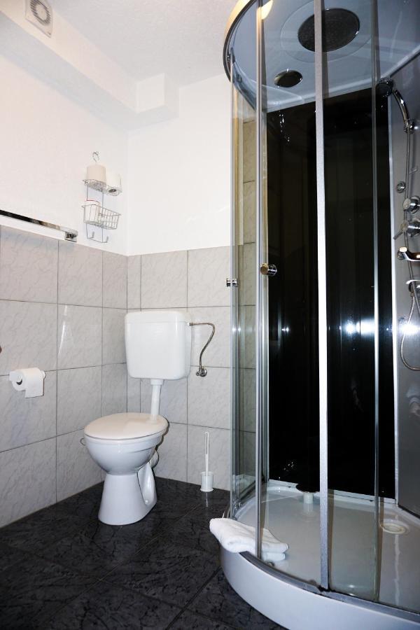 Hotel Kreuz Schwäbisch Gmünd Екстериор снимка