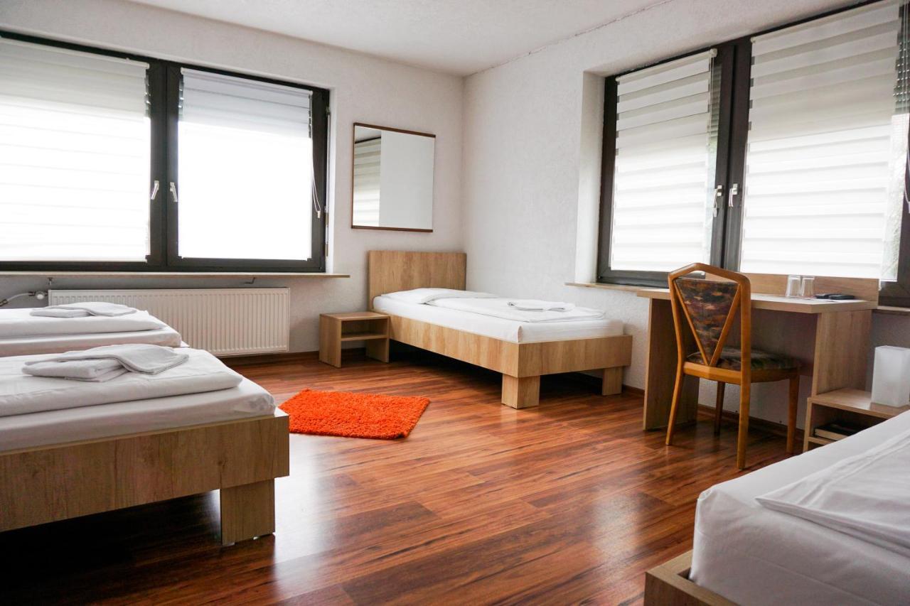 Hotel Kreuz Schwäbisch Gmünd Екстериор снимка
