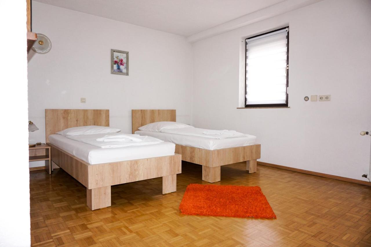 Hotel Kreuz Schwäbisch Gmünd Екстериор снимка