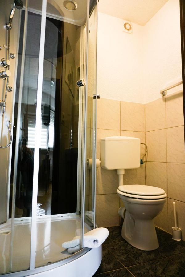 Hotel Kreuz Schwäbisch Gmünd Екстериор снимка
