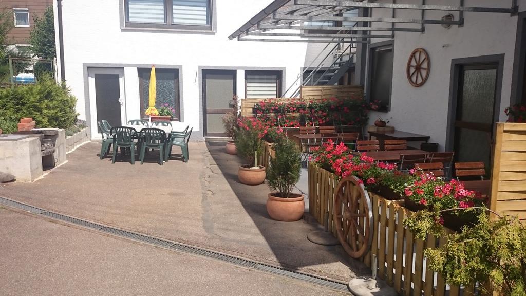 Hotel Kreuz Schwäbisch Gmünd Екстериор снимка