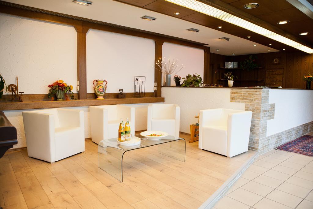 Hotel Kreuz Schwäbisch Gmünd Екстериор снимка